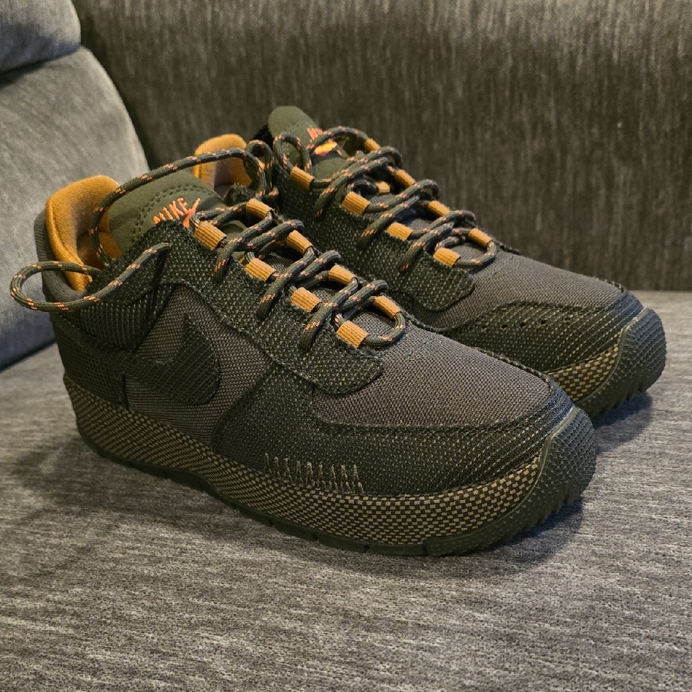 Nike Air Force 1 Wild - Womens Size 8